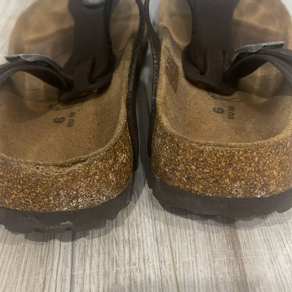 Betula by Birkenstock Brown Suede Gizeh Sandals Size 6 - Picture 14 of 16